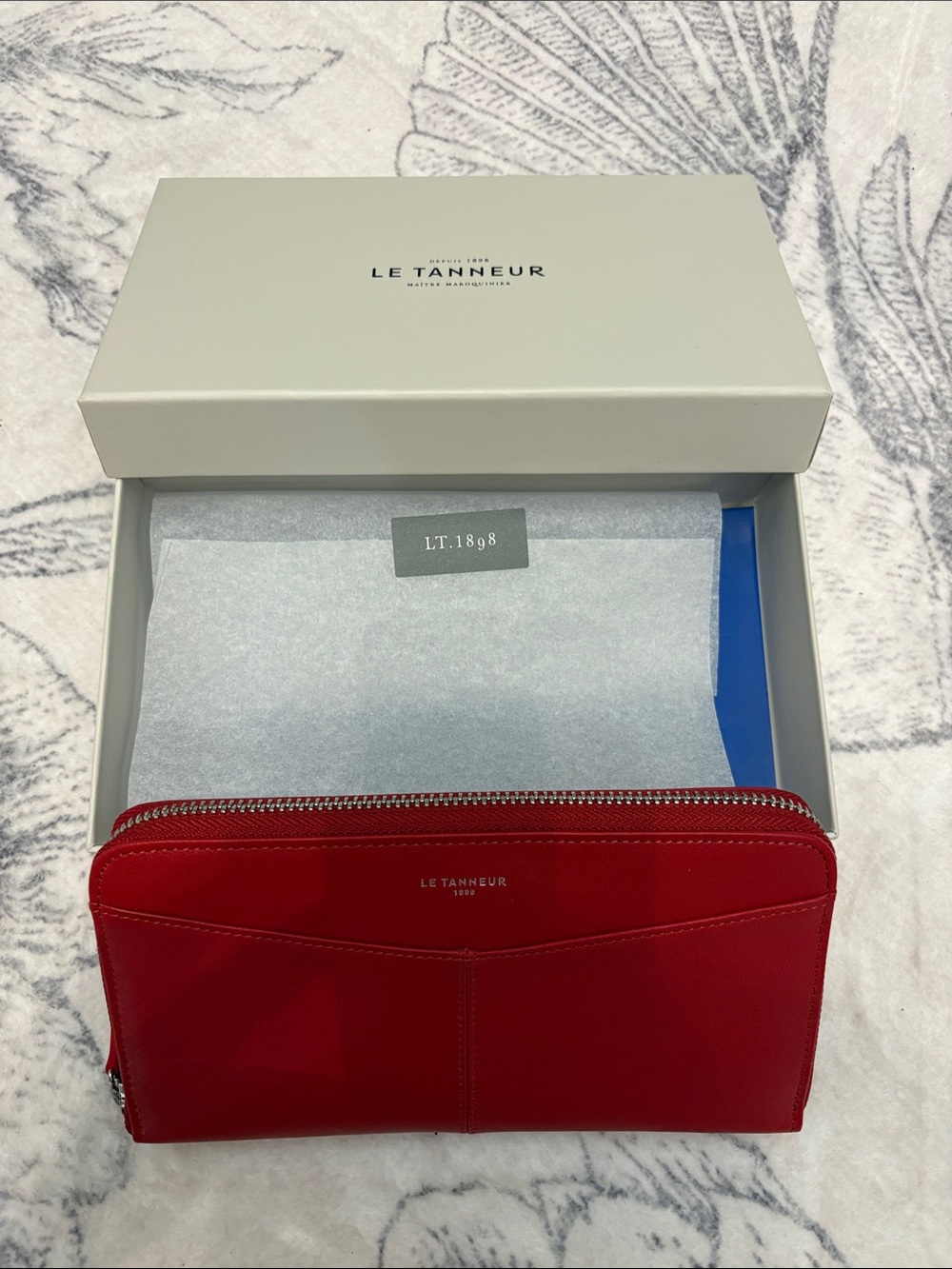 Le Tanneur Red Leather Zip Wallet